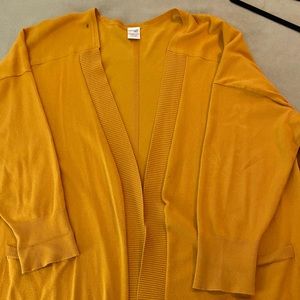 Plus size cardigan in beautiful yellow gold color